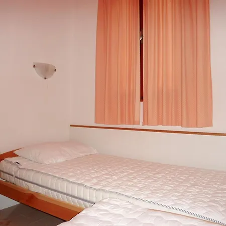 Dinky 267 Apartment